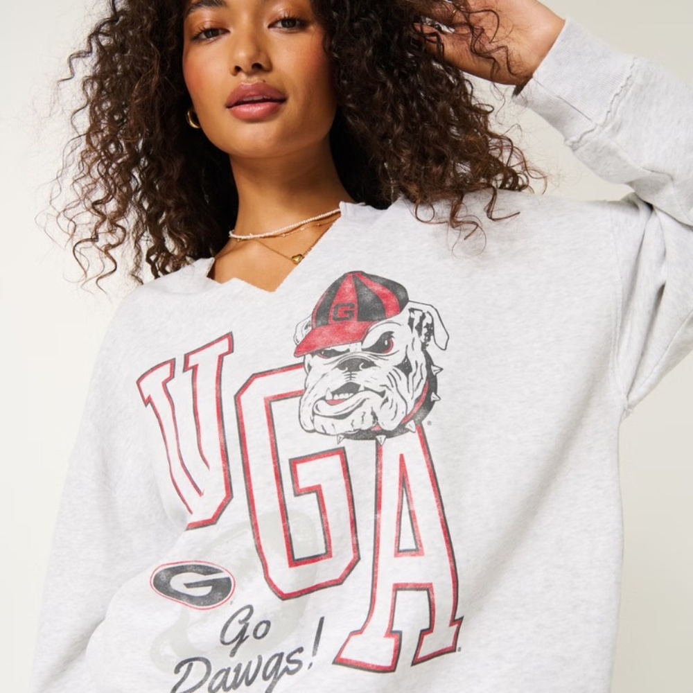 Oversized UGA Dawgs Graphic Notch-Neck Sweatshirt Brand New